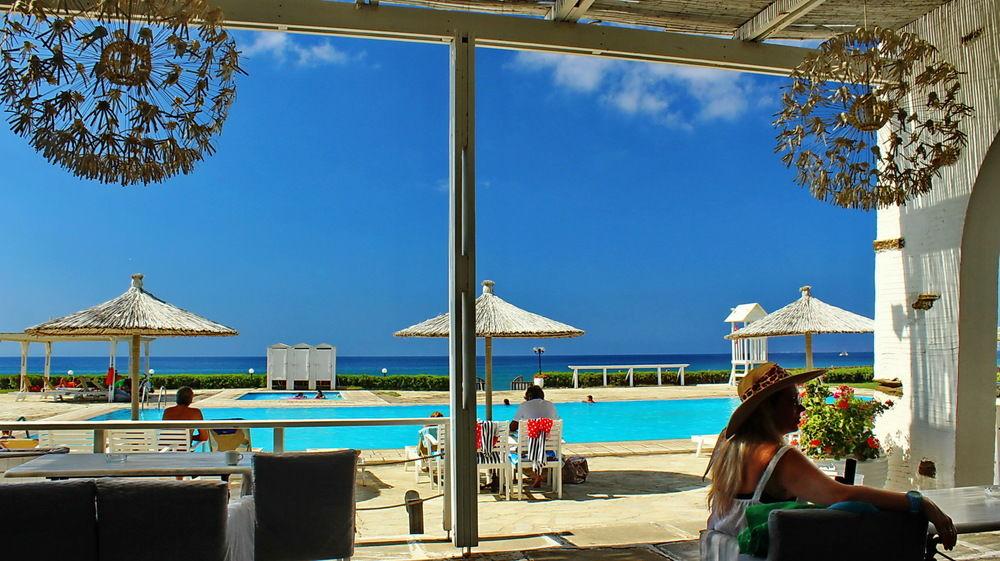 Tinos Beach Hotel Bagian luar foto
